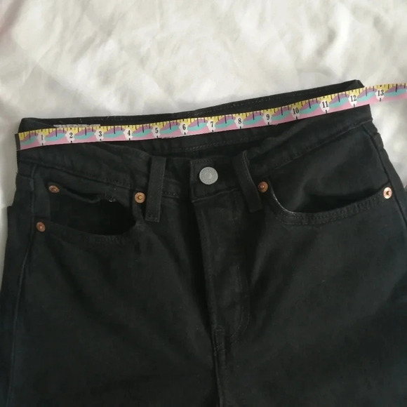 Levi's Wedgie Straight Premium Cut Off Denim Jean Shorts in Black Sprout 24 - Picture 11 of 14